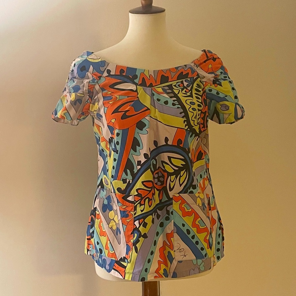 Koi Scrub Top, Fun Jazzy Colors w/ Geometric Shapes, RARE FIND, Small